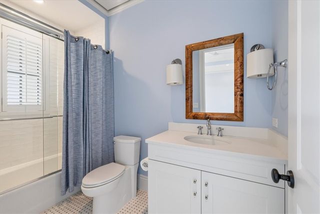 21 Royal Palm Point C, Vero Beach, FL 32960