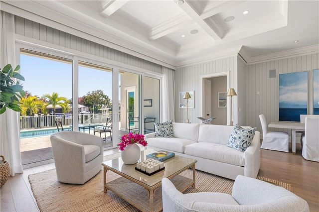 21 Royal Palm Point C, Vero Beach, FL 32960