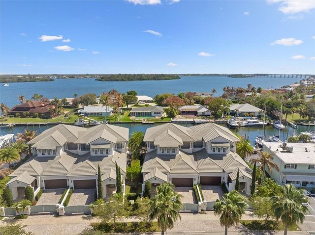 21 Royal Palm Point C, Vero Beach, FL 32960