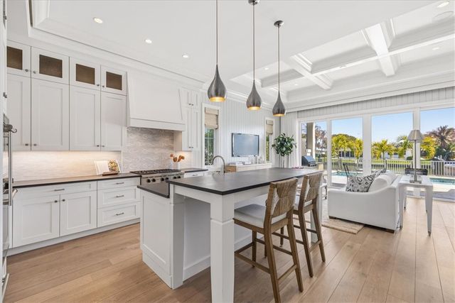 21 Royal Palm Point C, Vero Beach, FL 32960