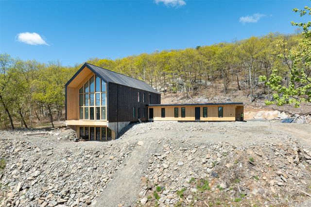 95 Jersey Avenue, Greenwood Lake, NY 10925