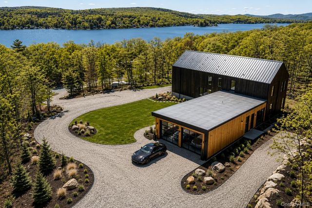 95 Jersey Avenue, Greenwood Lake, NY 10925