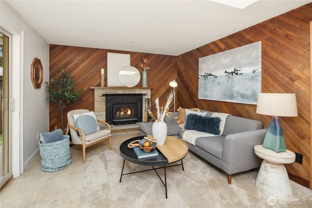 15812 196th Place NE, Woodinville, WA 98077