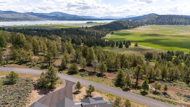 Lot 1210 Fox Sparrow Drive, Klamath Falls, OR 97601