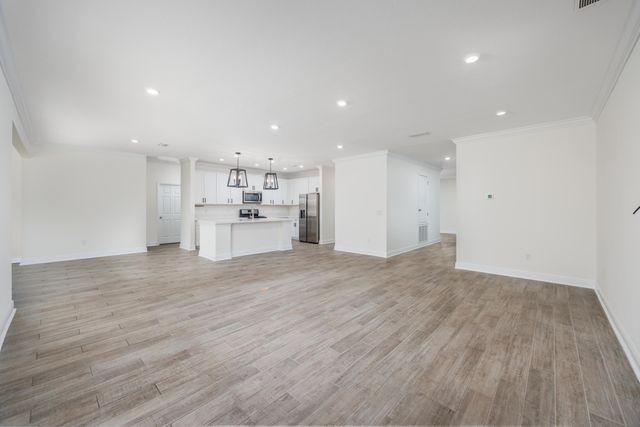 133 E Sky Way, Freeport, FL 32439