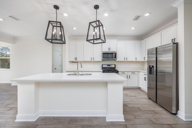 133 E Sky Way, Freeport, FL 32439