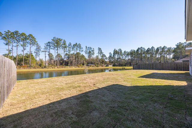 133 E Sky Way, Freeport, FL 32439