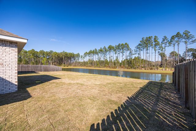 133 E Sky Way, Freeport, FL 32439