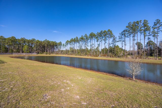 133 E Sky Way, Freeport, FL 32439