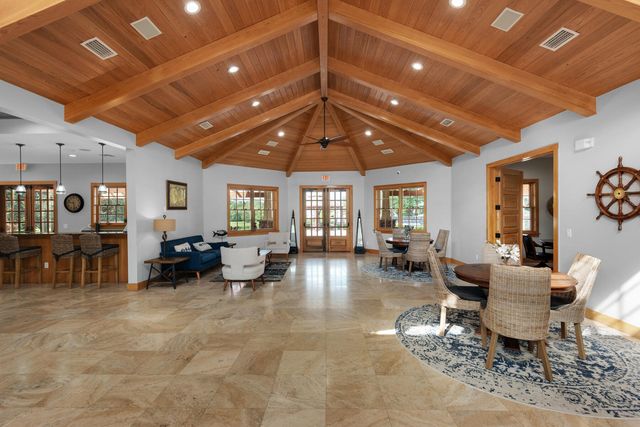 133 E Sky Way, Freeport, FL 32439