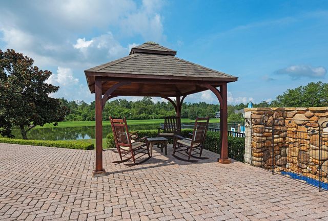 133 E Sky Way, Freeport, FL 32439