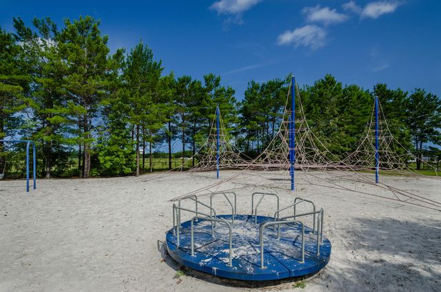 133 E Sky Way, Freeport, FL 32439