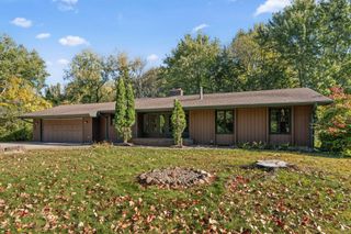 12754 Gordon Drive, Eden Prairie, MN 55346