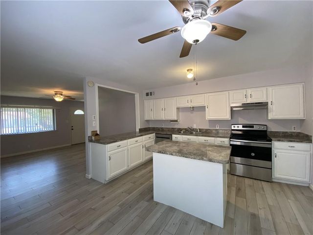 1303 Barrington DR, Austin, TX 78753