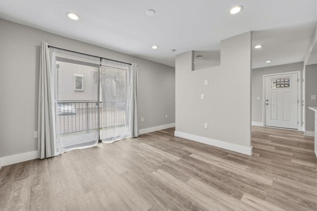 935 La Posada DR 144, Austin, TX 78752