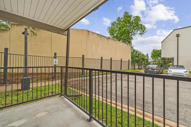935 La Posada DR 144, Austin, TX 78752