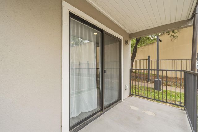 935 La Posada DR 144, Austin, TX 78752