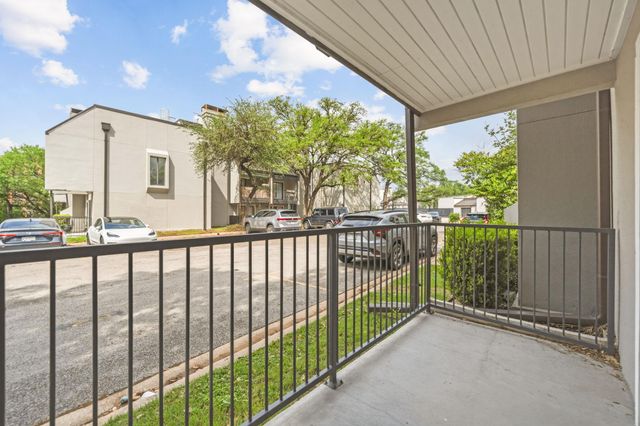 935 La Posada DR 144, Austin, TX 78752