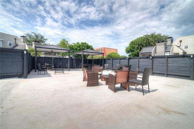 935 La Posada DR 144, Austin, TX 78752