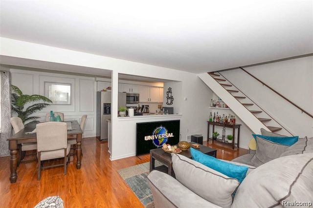 3233 Northfield Court, Lake Orion, MI 48360