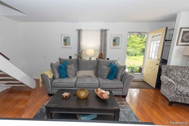 3233 Northfield Court, Lake Orion, MI 48360