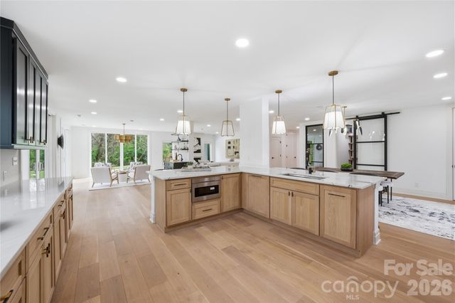 1417 S Wendover Road, Charlotte, NC 28211