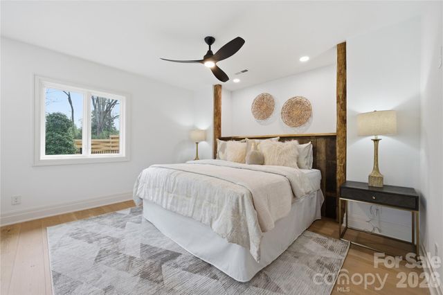 1417 S Wendover Road, Charlotte, NC 28211