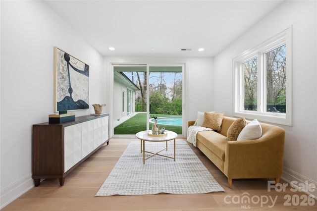 1417 S Wendover Road, Charlotte, NC 28211