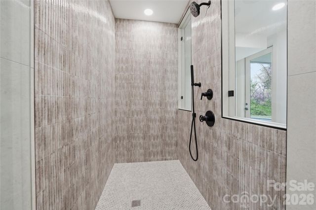 1417 S Wendover Road, Charlotte, NC 28211