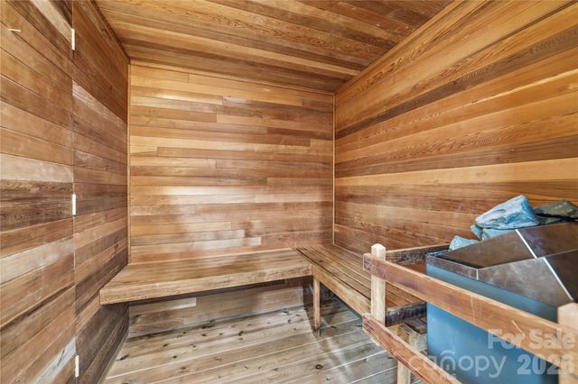 1417 S Wendover Road, Charlotte, NC 28211