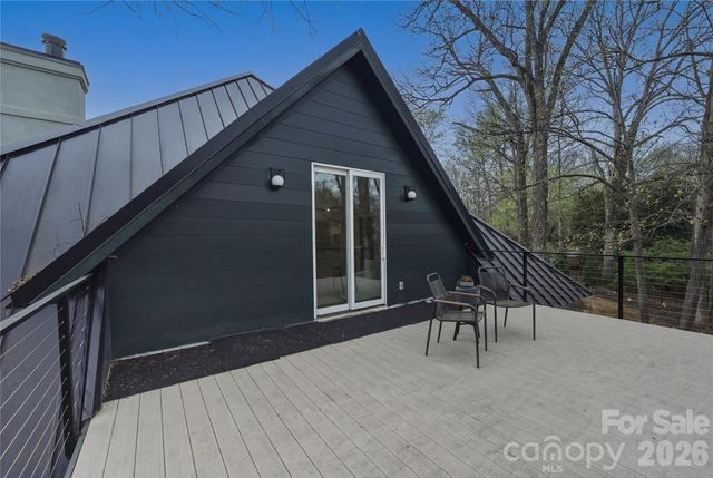 1417 S Wendover Road, Charlotte, NC 28211