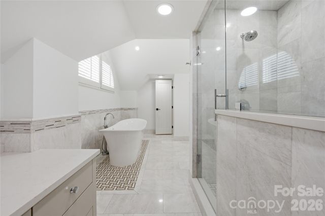 1417 S Wendover Road, Charlotte, NC 28211