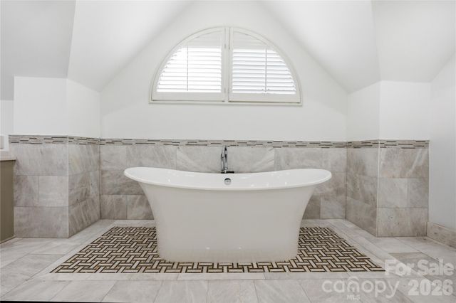 1417 S Wendover Road, Charlotte, NC 28211