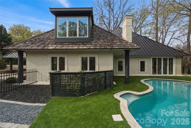 1417 S Wendover Road, Charlotte, NC 28211