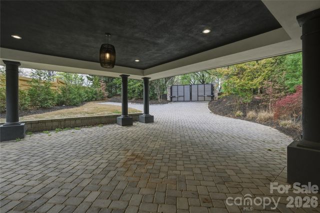 1417 S Wendover Road, Charlotte, NC 28211