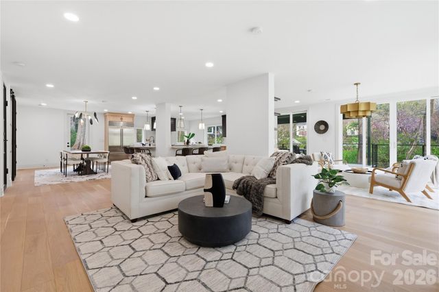 1417 S Wendover Road, Charlotte, NC 28211