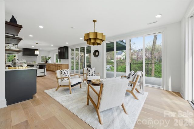 1417 S Wendover Road, Charlotte, NC 28211