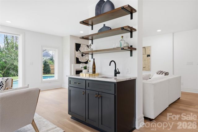 1417 S Wendover Road, Charlotte, NC 28211