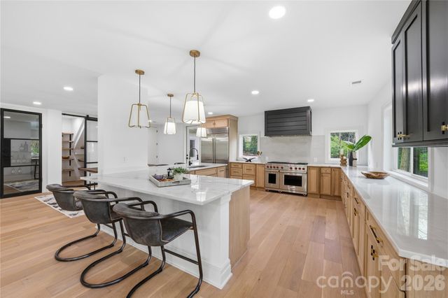 1417 S Wendover Road, Charlotte, NC 28211