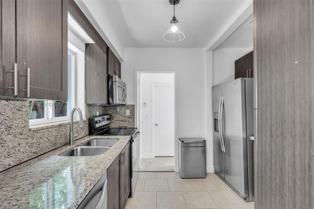 2 Farrey Ln 0, Miami Beach, FL 33139