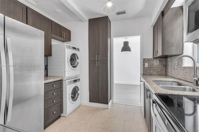 2 Farrey Ln 0, Miami Beach, FL 33139