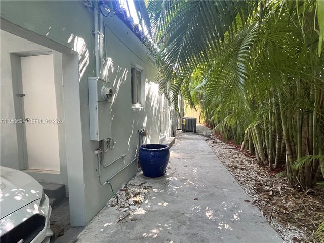2 Farrey Ln 0, Miami Beach, FL 33139
