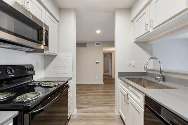 8701 Town Park Drive 29-2210, Houston, TX 77036