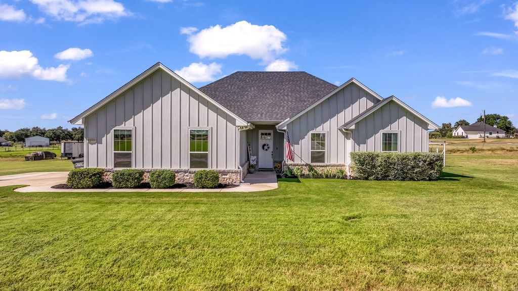 200 Dover Court, Brock, TX 76087