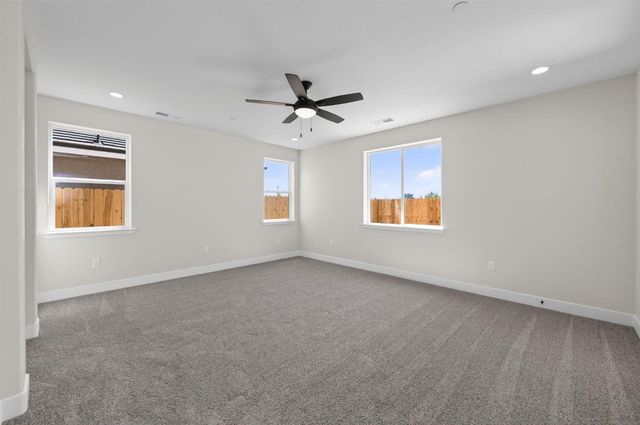429 S Barcus Avenue, Kerman, CA 93630