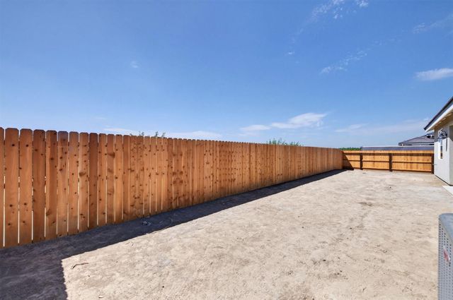 429 S Barcus Avenue, Kerman, CA 93630