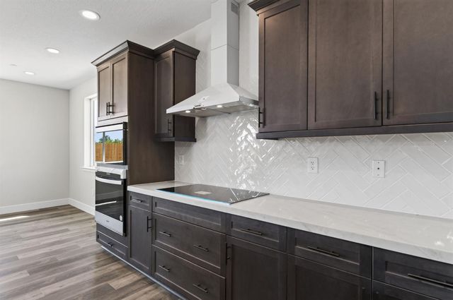 429 S Barcus Avenue, Kerman, CA 93630