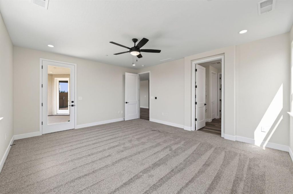 Image 12 of property listing at 429 S Barcus Avenue, Kerman, CA 93630
