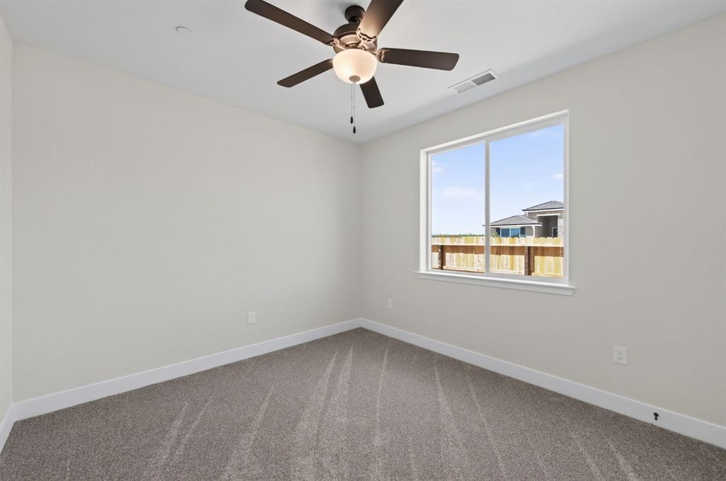 Image 16 of property listing at 429 S Barcus Avenue, Kerman, CA 93630