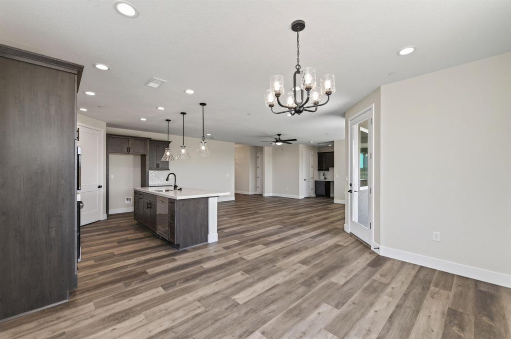 Image 6 of property listing at 429 S Barcus Avenue, Kerman, CA 93630